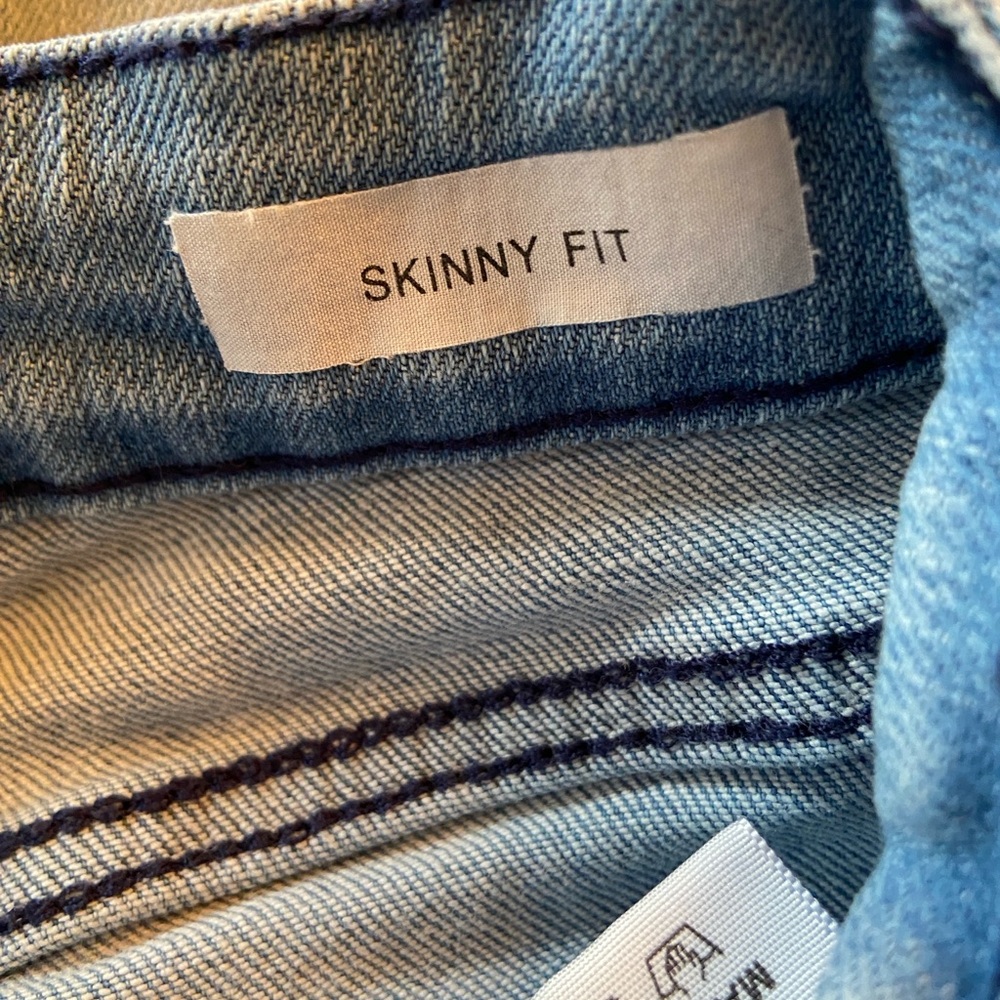 Judy Blue Light Wash Ankle Jeans - Picture 5 of 8